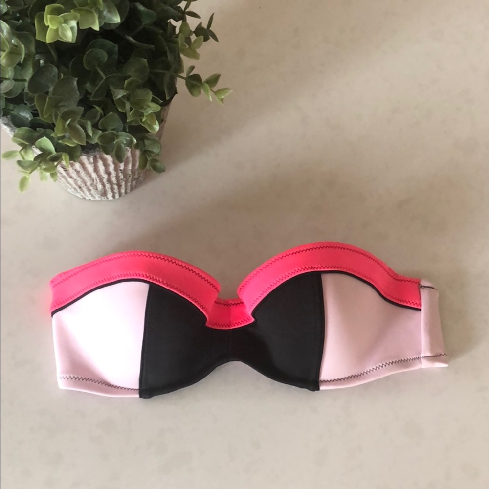 NWOT Victoria’s Secret Strapless Bikini Top